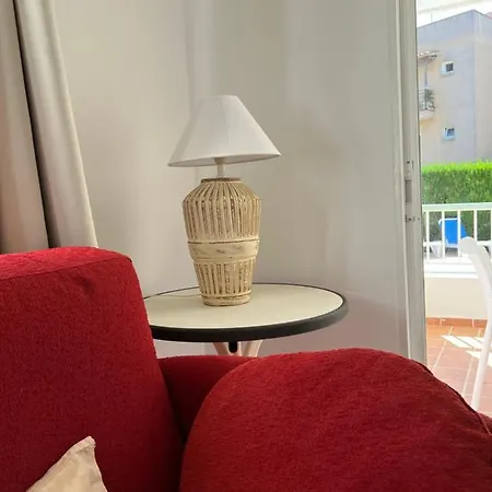 Alexia - Isla - Sunny One Bedroom - Balcony-terrace Apartment *