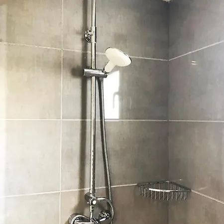 Alexia - Isla - Sunny One Bedroom - Balcony-terrace *