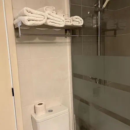 Alexia - Isla - Sunny One Bedroom - Balcony-terrace