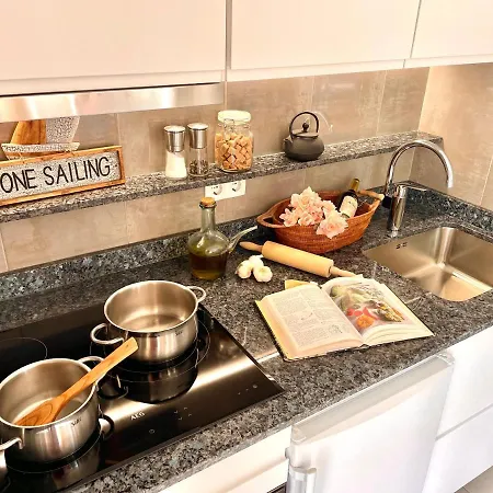 アパート Alexia - Isla - Sunny One Bedroom - Balcony-terrace ポルト・ダ・ポリェンサ