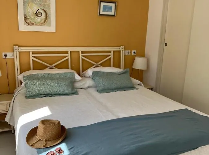 Alexia Isla Direct Pool Access 1b 9min To Sea 5 Min To Town At1833