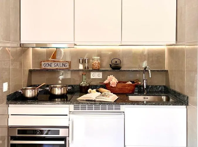 Alexia Isla Direct Pool Access 1b 9min To Sea 5 Min To Town At1833