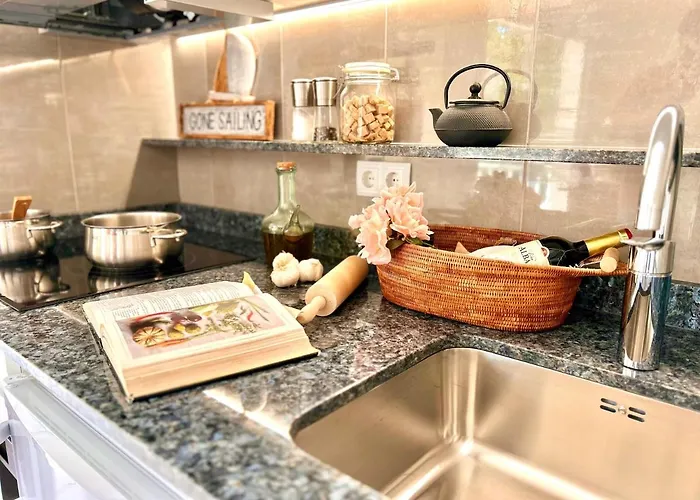 Alexia Isla Direct Pool Access 1b 9min To Sea 5 Min To Town At1833